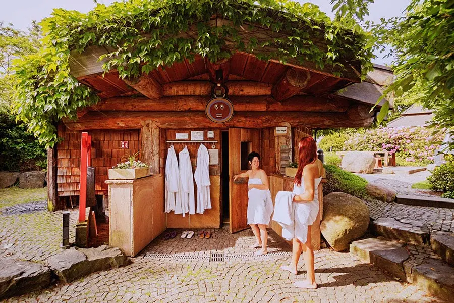 Aufguß in der Blocksauna im Saunaparadies Wettenberg